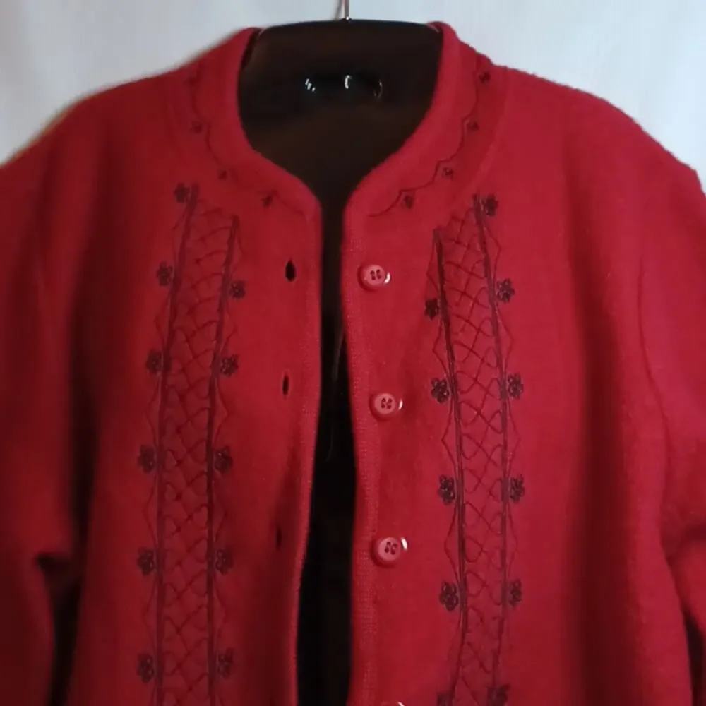 THE TOG SHOP Women's Red Wool Embroidered Sweater. M - Picture 4 of 12